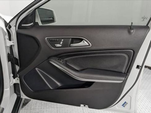 Used 2018 Mercedes-Benz GLA 250 4MATIC image 23