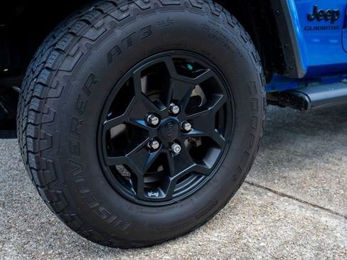 Used 2021 Jeep Gladiator Willys image 14