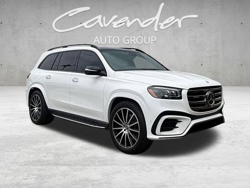 Used 2026 Mercedes-Benz GLS 580 4MATIC image 2