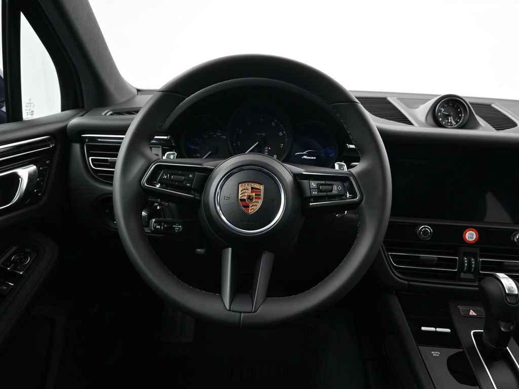 Certified 2026 Porsche Macan AWD/4WD image 13