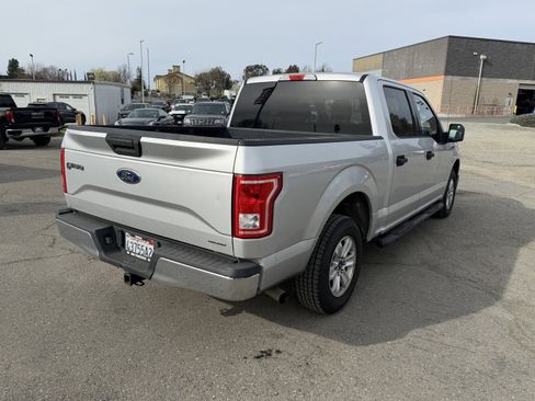 Used 2015 Ford F150 XLT image 5