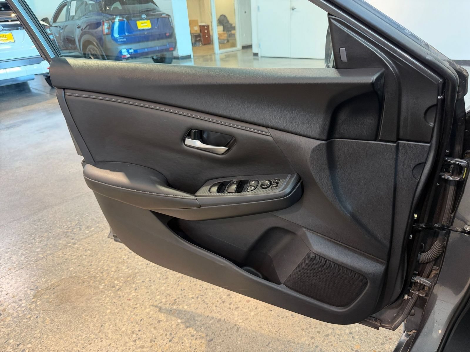 Used 2025 Nissan Sentra SV FWD image 18