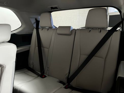 Used 2026 Toyota Grand Highlander XLE FWD image 24