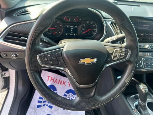 Used 2020 Chevrolet Malibu LT FWD image 13