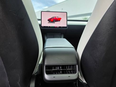 Used 2022 Tesla Model Y Performance AWD/4WD image 31