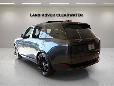 New 2025 Land Rover Range Rover SE AWD/4WD image 2