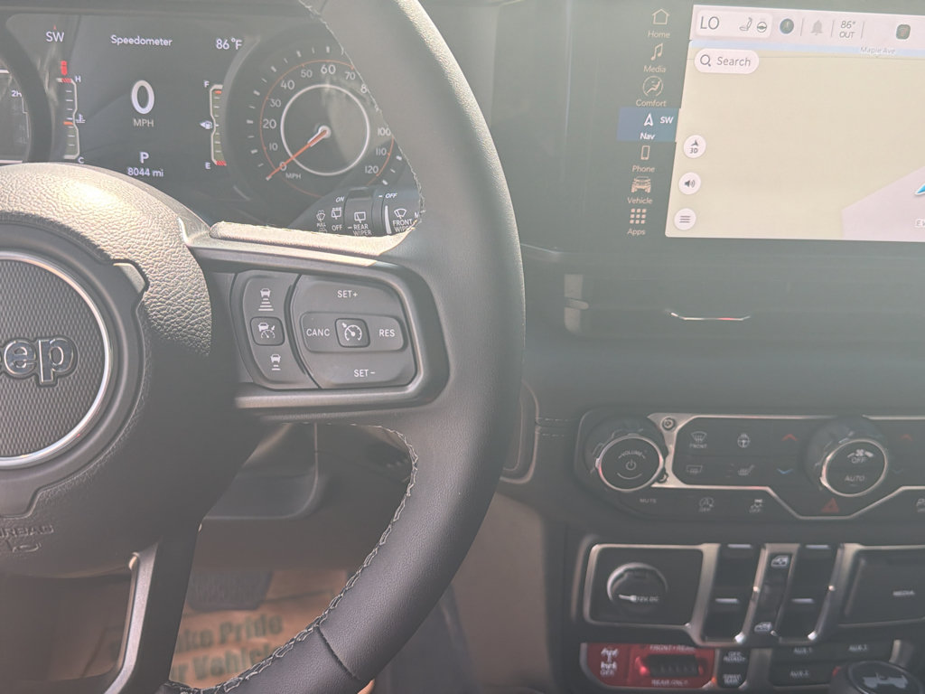 Used 2025 Jeep Wrangler Unlimited Rubicon AWD/4WD image 32