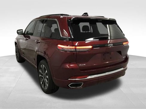 Used 2023 Jeep Grand Cherokee Overland w/ Advanced Protech Group III AWD/4WD image 15