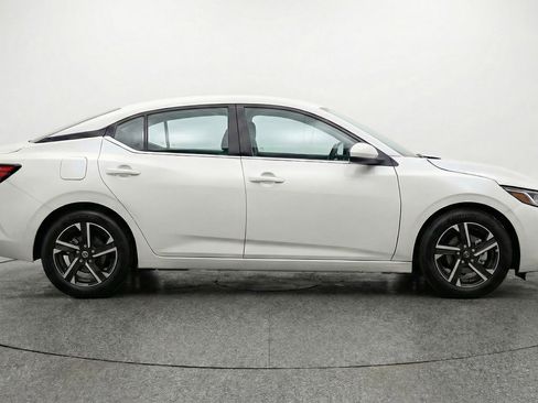Used 2025 Nissan Sentra SV FWD image 11