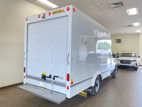 New 2027 Ford E-350 and Econoline 350 Super Duty w/ Power Equipment Group RWD image 8