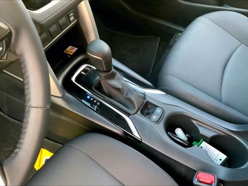 Used 2022 Toyota Corolla Cross LE FWD image 16