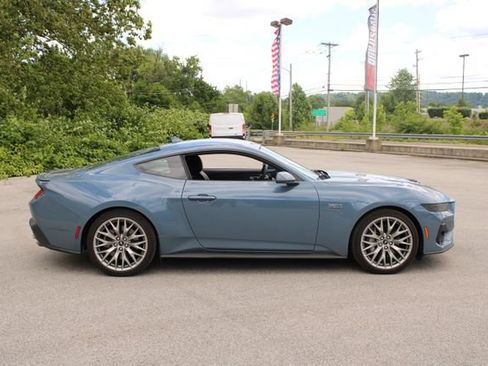 Used 2026 Ford Mustang GT Premium RWD image 4