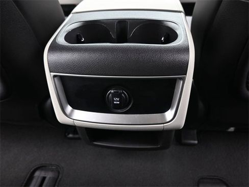 Used 2024 Kia Carnival LX image 24