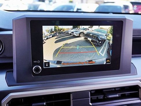 Used 2025 Toyota Tacoma SR5 AWD/4WD image 36