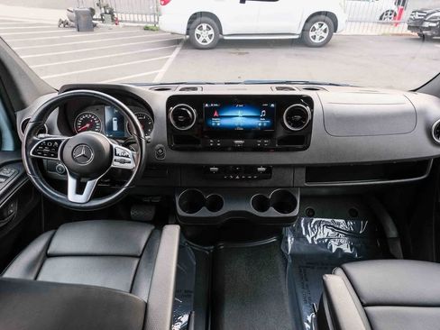 Used 2023 Mercedes-Benz Sprinter 2500 image 12