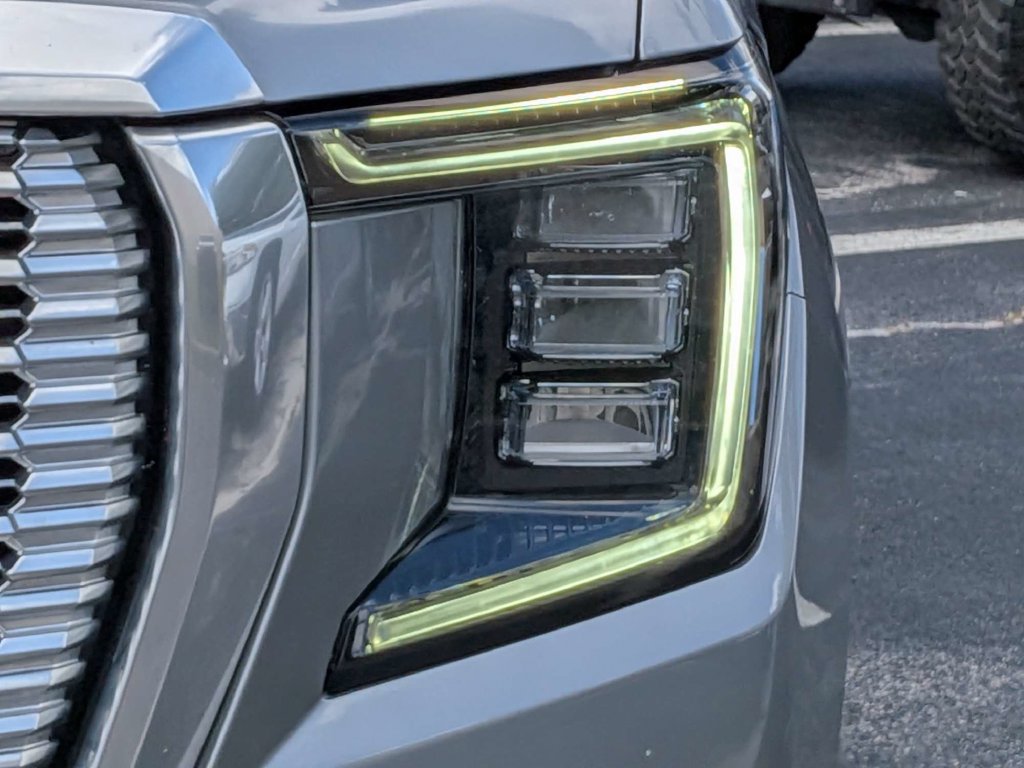 Used 2024 GMC Yukon Denali AWD/4WD image 10