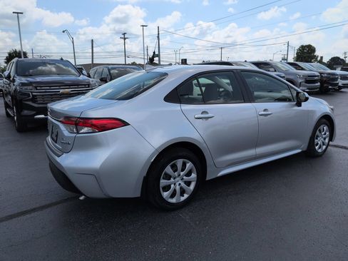 Used 2024 Toyota Corolla LE FWD image 5