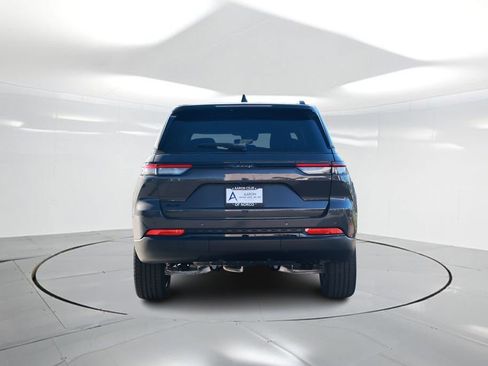 New 2025 Jeep Grand Cherokee Altitude image 3