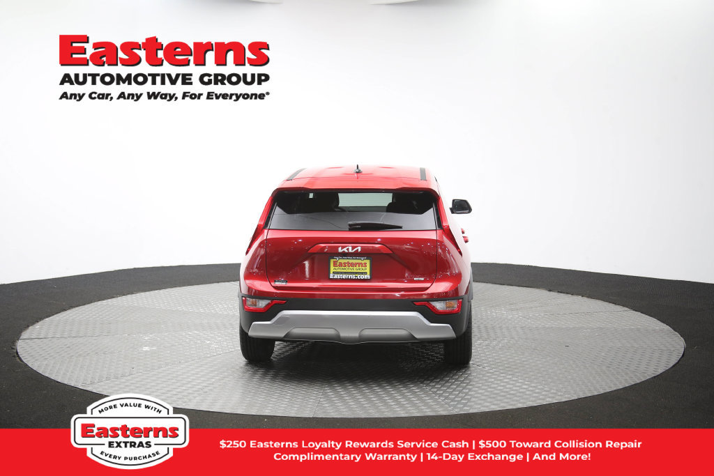 Used 2025 Kia Niro LX FWD image 36