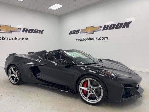 New 2026 Chevrolet Corvette E-Ray w/ Stealth Interior Trim Package image 11