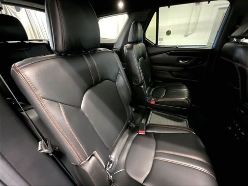 Used 2024 Honda Pilot TrailSport image 16