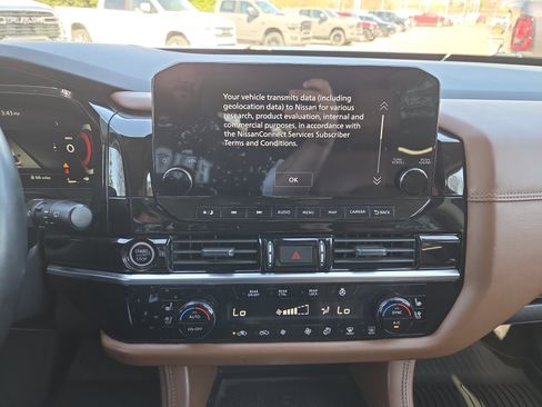 Used 2023 Nissan Pathfinder Platinum image 18