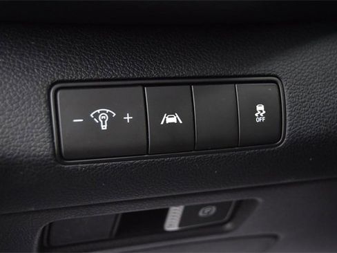 Used 2022 Hyundai Santa Fe SE image 9