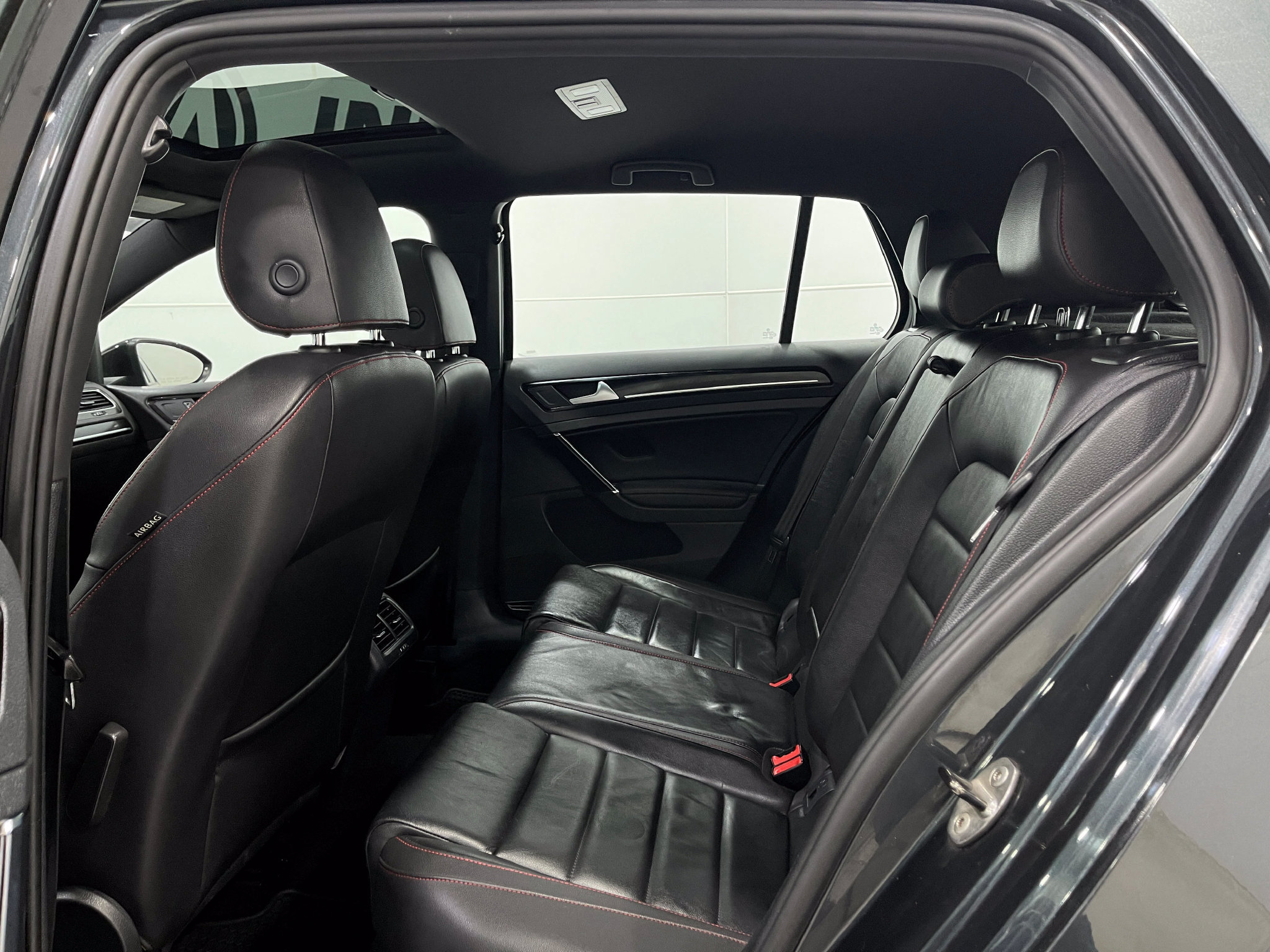 Used 2015 Volkswagen GTI SE w/ Lighting Package (SEL) FWD image 29