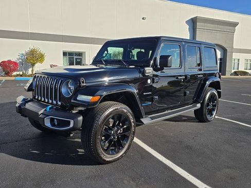 Used 2023 Jeep Wrangler Unlimited Sahara w/ Cold Weather Group image 10