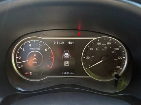 Used 2020 Nissan Kicks SV FWD image 14