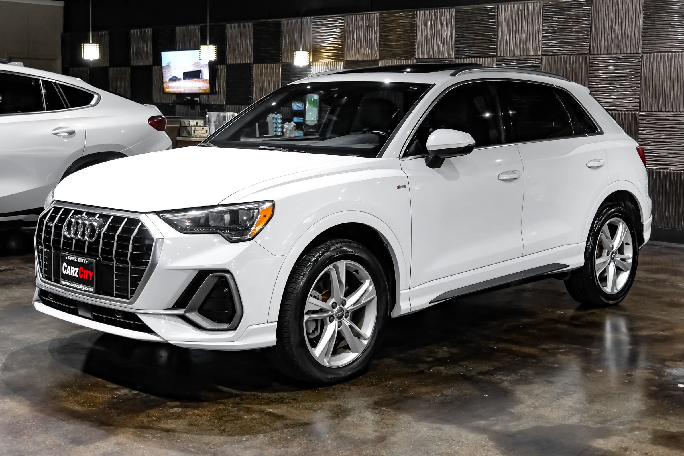 Used 2020 Audi Q3 2.0T Premium w/ Convenience Package AWD/4WD image 6