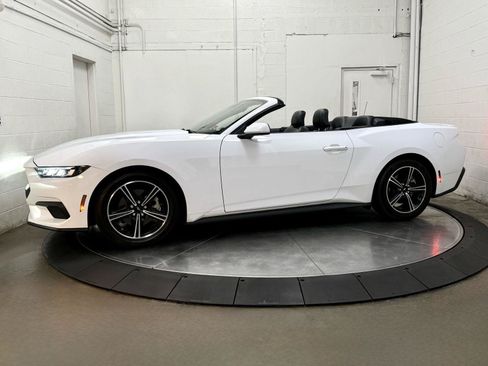 Used 2024 Ford Mustang Premium RWD image 31