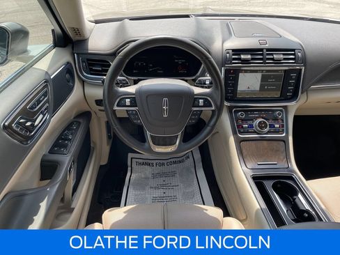 Used 2018 Lincoln Continental Reserve AWD/4WD image 16