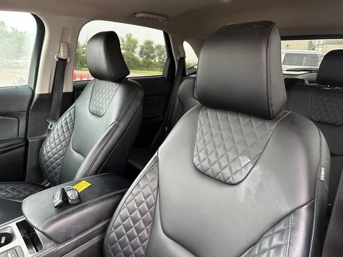 Used 2024 Ford Edge Titanium AWD/4WD image 13