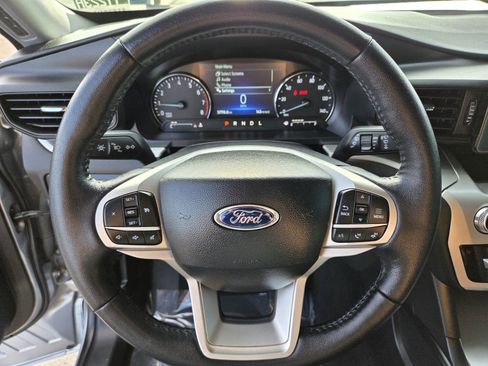 Certified 2022 Ford Explorer XLT image 19