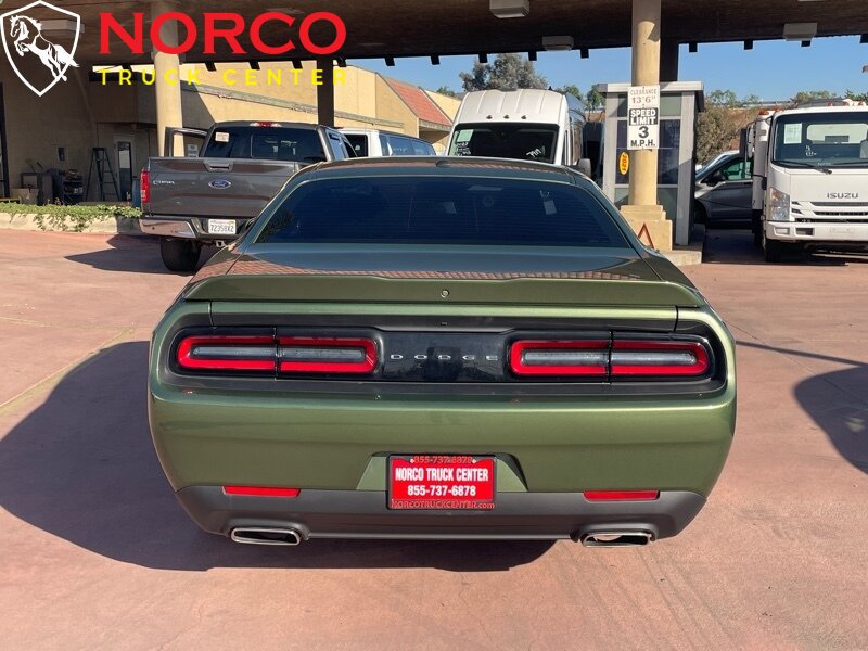 Used 2022 Dodge Challenger SXT RWD image 6