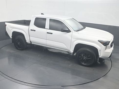 Used 2024 Toyota Tacoma SR image 19