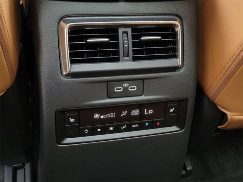 Certified 2025 MAZDA CX-70 3.3 Turbo S w/ Premium Plus image 18