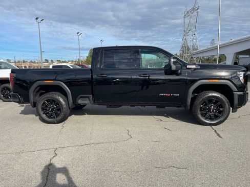 New 2026 GMC Sierra 2500 AT4 w/ Technology Package AWD/4WD image 4