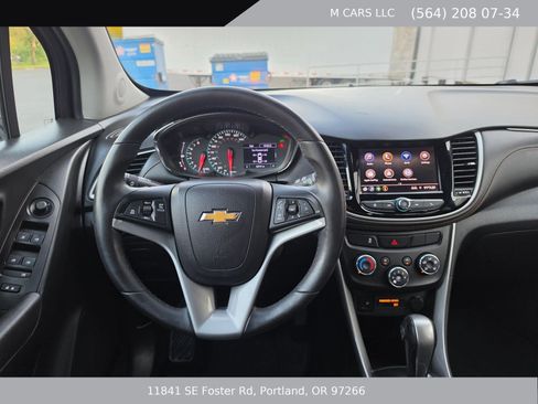 Used 2020 Chevrolet Trax LT w/ LT Convenience Package FWD image 13