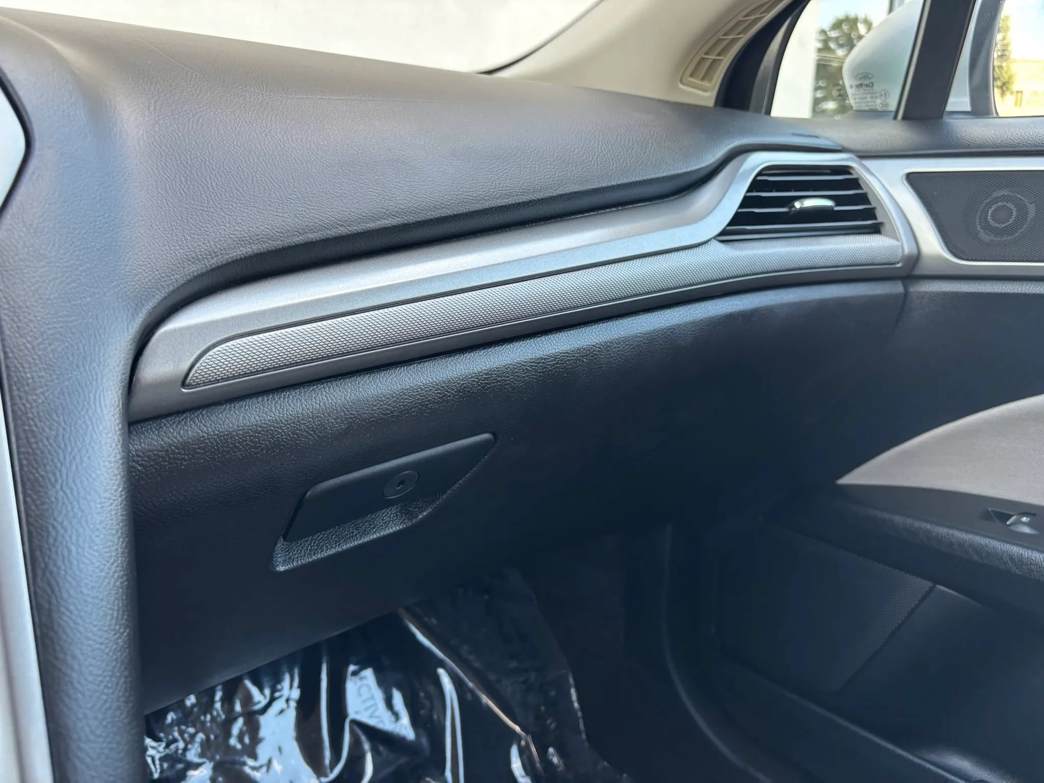 Used 2018 Ford Fusion S FWD image 40