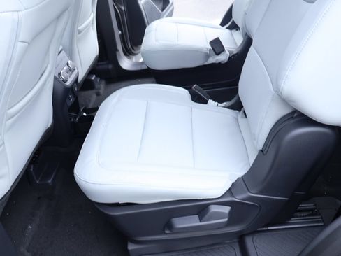 New 2026 Ford Explorer Platinum w/ LUX Leather Package AWD/4WD image 13