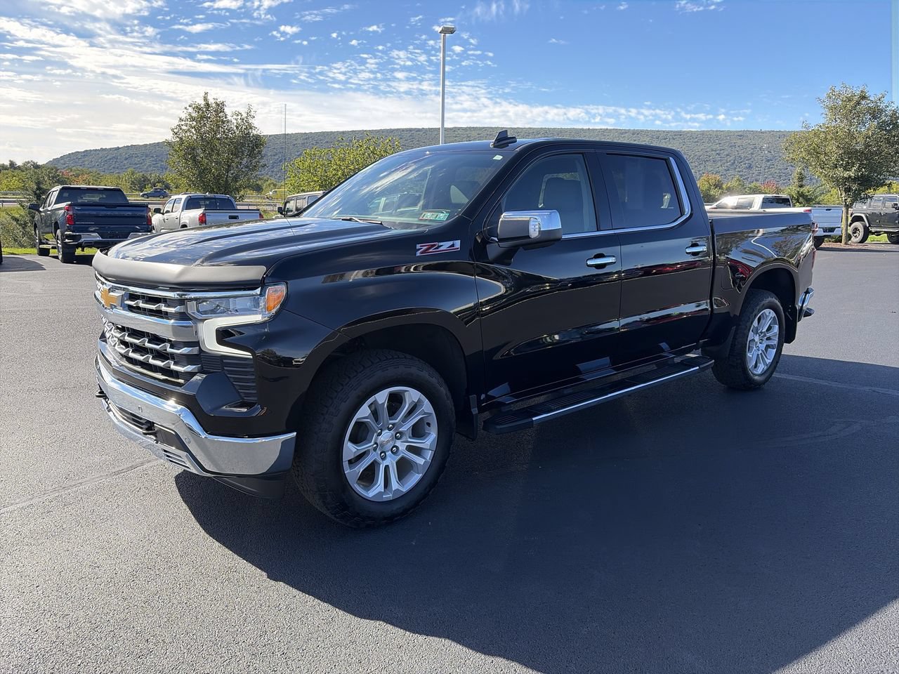 Used 2026 Chevrolet Silverado 1500 LTZ w/ Z71 Off-Road Package AWD/4WD image 3