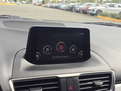 Used 2017 MAZDA MAZDA3 Sport FWD image 26