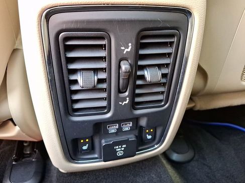 Used 2014 Jeep Grand Cherokee Limited w/ Luxury Group II image 11