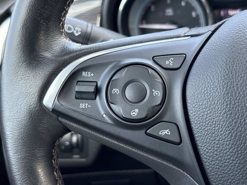 Used 2017 Buick Envision Essence FWD image 19