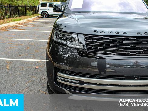 Used 2023 Land Rover Range Rover SE image 12