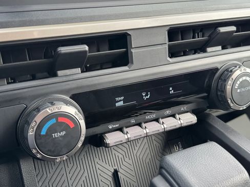 Used 2024 Toyota Tacoma SR image 19