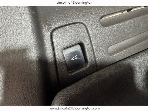 Used 2013 Lincoln MKX AWD image 27