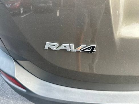 Used 2015 Toyota RAV4 XLE AWD/4WD image 8